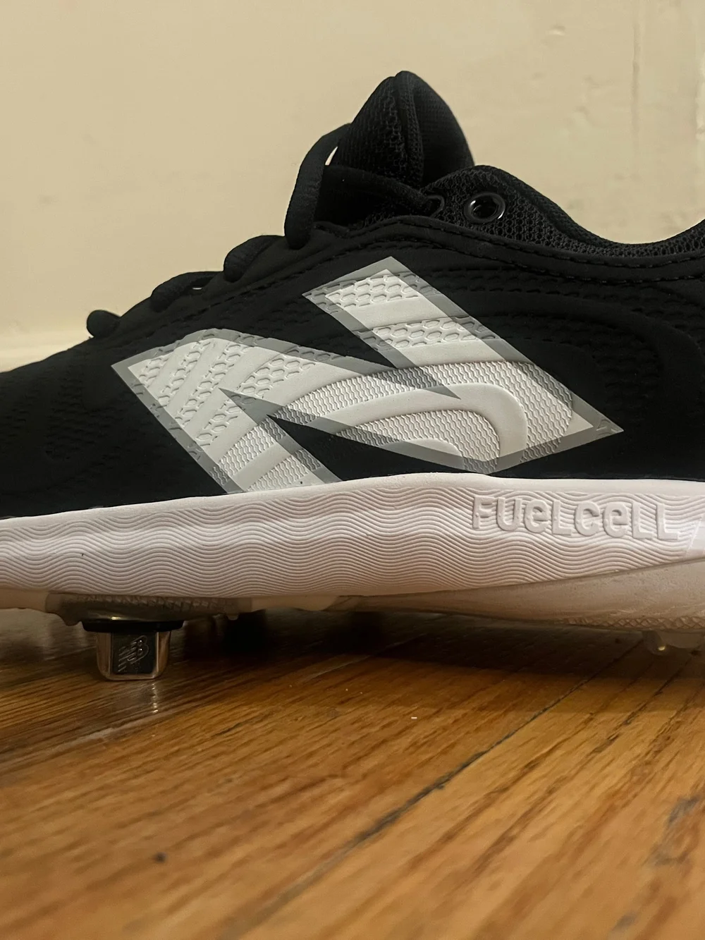 New Balance Unisex Black & White FuelCell Metal-Cleat Athletic Shoes